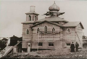 Construction de l’église Saint-Georges à Rouyn vers 1957.